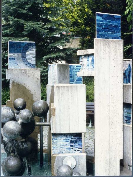Datei:Brunnen-Büchenbronn.jpg