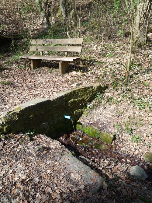 Datei:Ensingen-Burgbrunnen.jpg