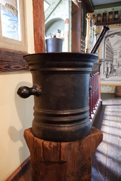 Datei:GHV Apotheke Moerser Gross.JPG