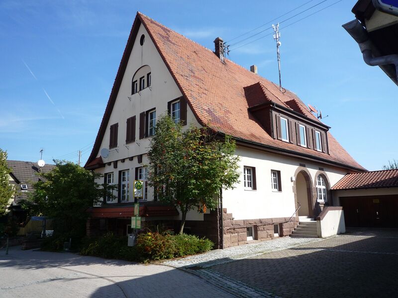 Datei:Pinache-Schule.jpg