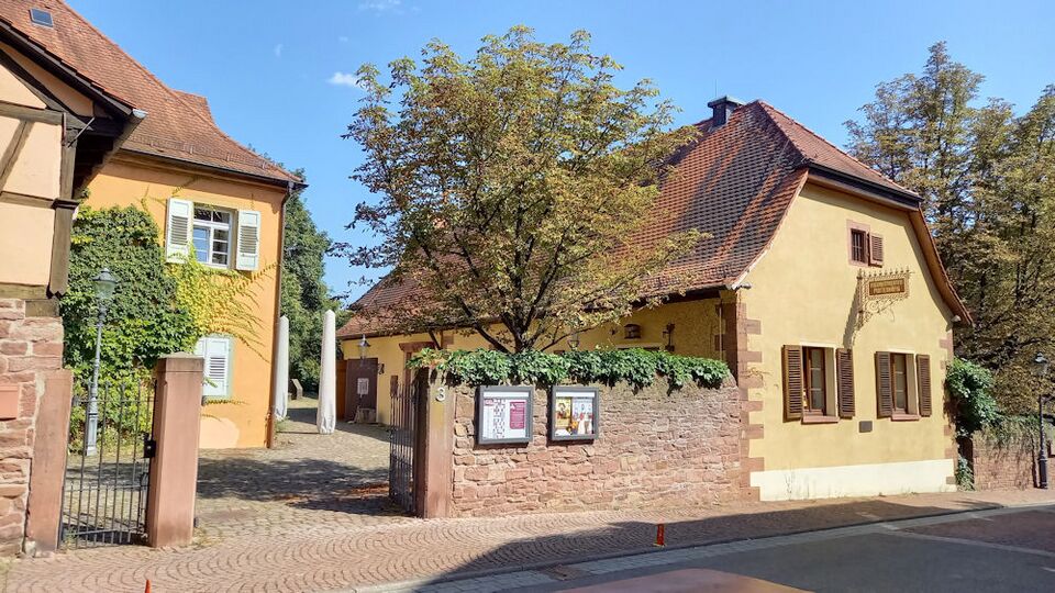 Datei:Figurentheater Mottenkäfig.jpg