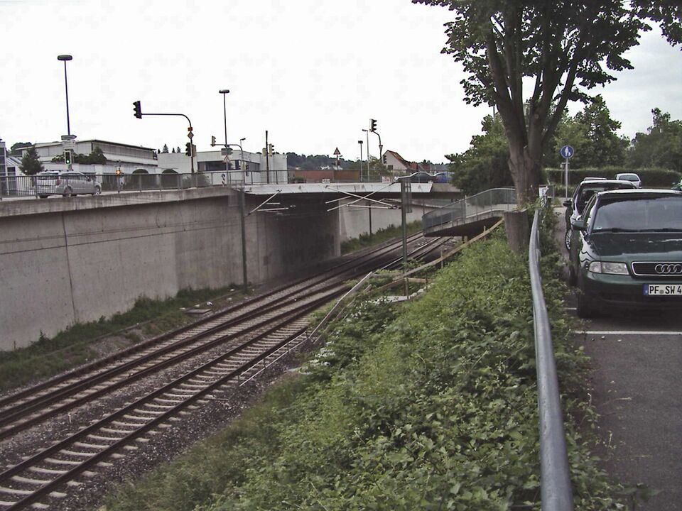 Datei:Viktoriabrücke-.jpg