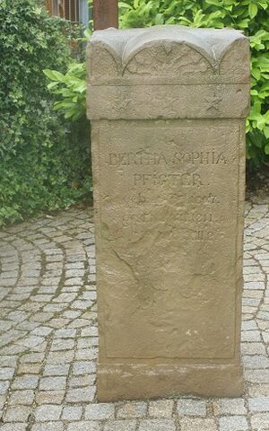 Grabstein Wehrkirche.JPG