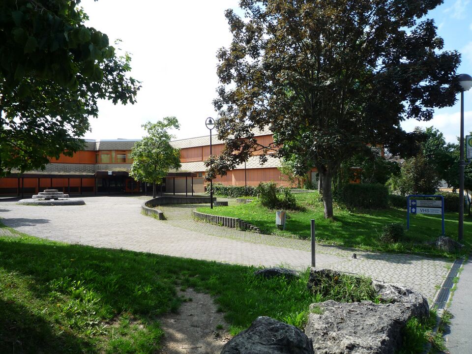 Datei:Althengstett-Schule.jpg