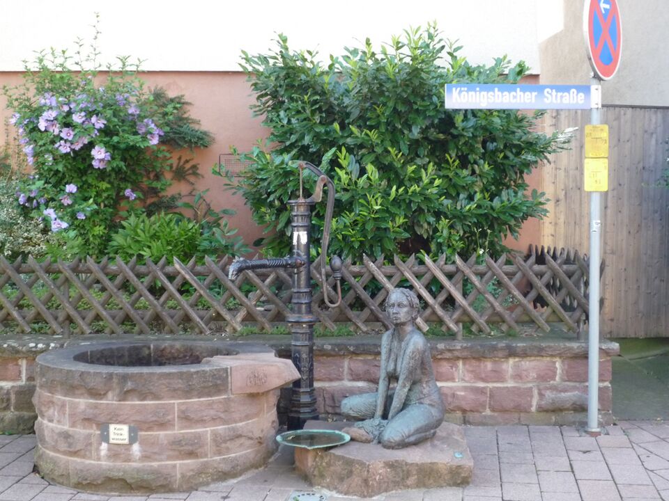 Datei:Wilferdingen-Brunnen-Koenigsbacher-Str.jpg
