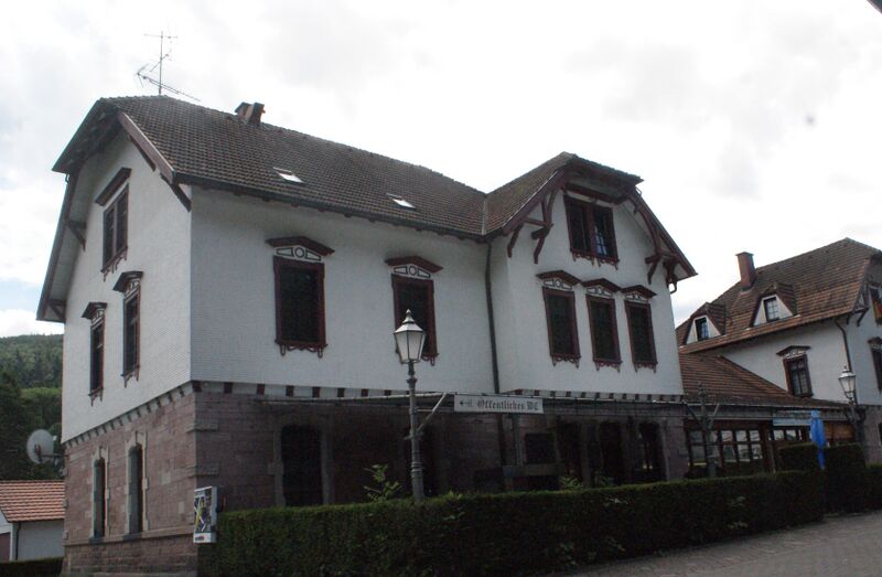 Datei:Bahnhof Bad Herrenalb.JPG