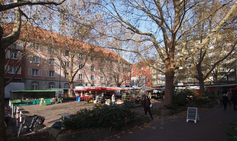 Datei:Pfälzerplatz Markt.jpg