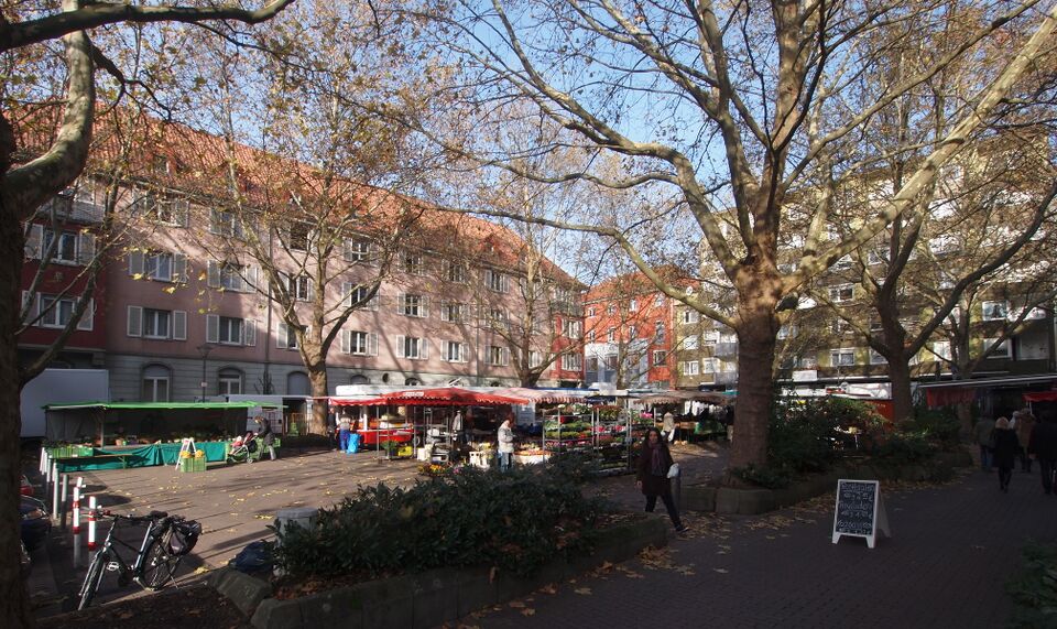 Datei:Pfälzerplatz Markt.jpg