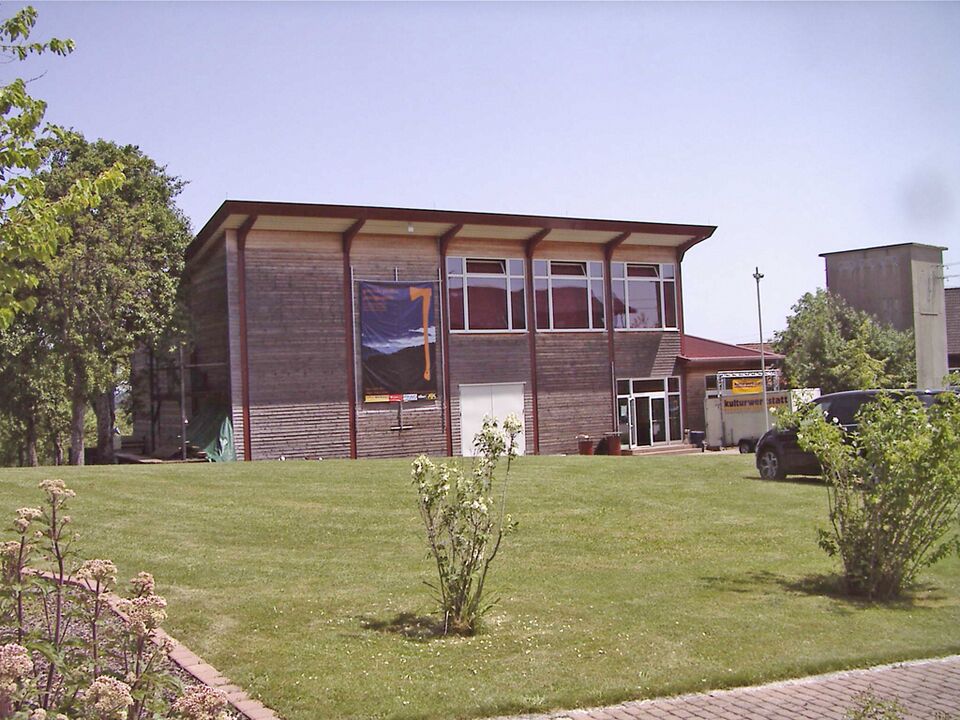 Datei:Simmersfeld-fest-spiel-haus.jpg