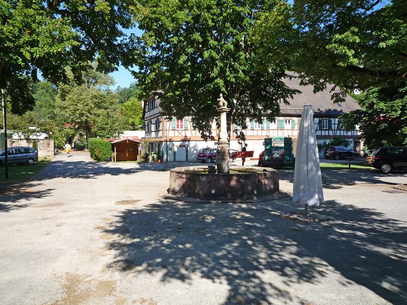 Datei:Kloster-Reuthin-Klosterbrunnen.jpg
