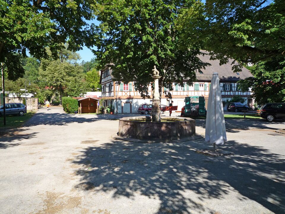 Datei:Kloster-Reuthin-Klosterbrunnen.jpg