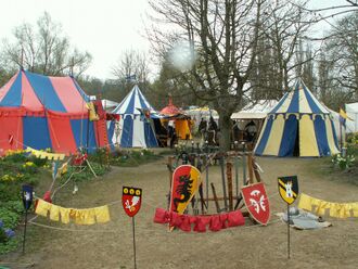 Lager-der-freien-ritterschaft-baden-enzauenpark-2006.jpg