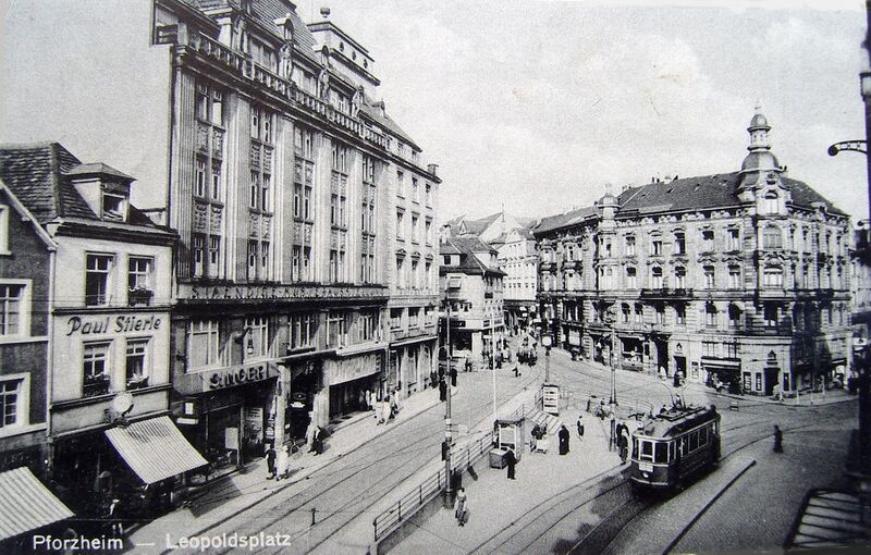 Datei:Leopoldsplatz vor 1945.JPG
