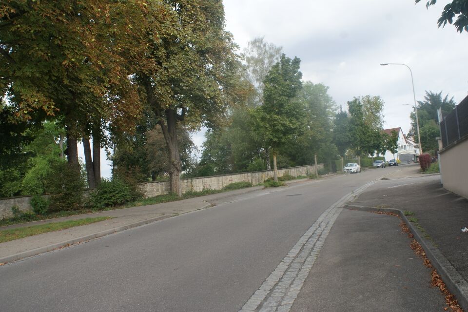 Datei:Franckstraße beim Friedhof.JPG