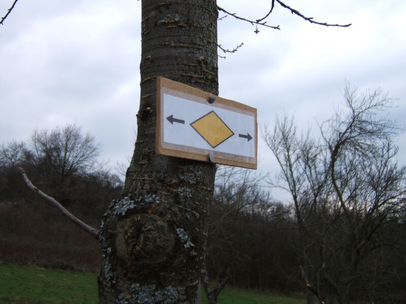 Datei:Wegmarkierung1.jpg