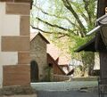 Blick von der Kirche zur Brücke