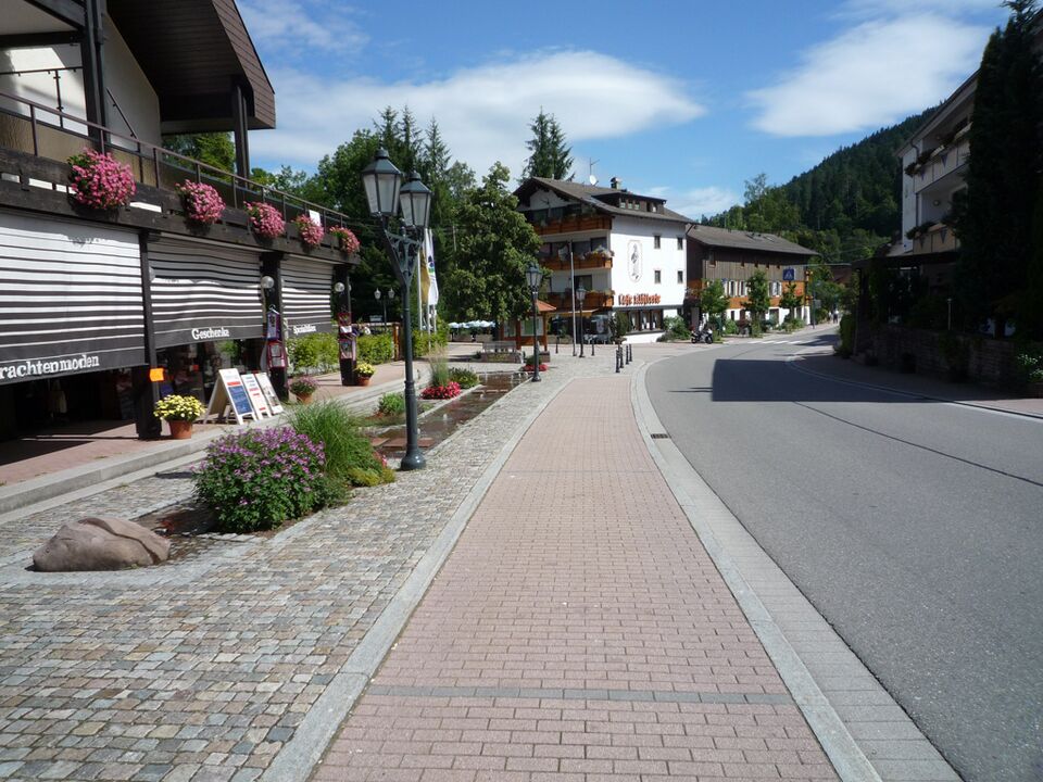 Datei:Enzkloesterle-Wildbader-Strasse.jpg