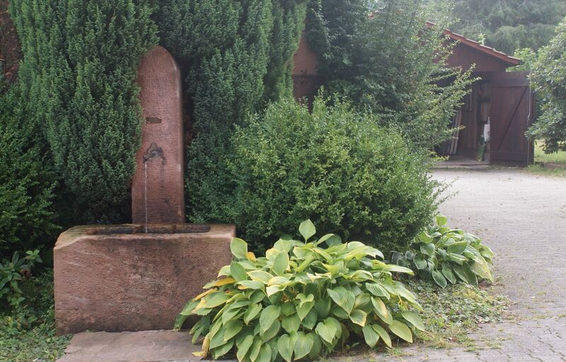 Datei:Brunnrn beim Pfarramt.jpg