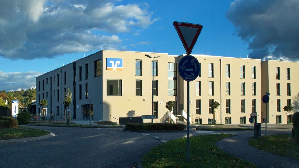 Datei:Regionalfiliale Volksbank Pur Stein.jpg