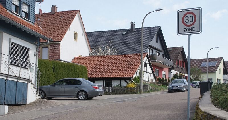 Datei:Straße Kennedystraße in Knittlingen.jpg