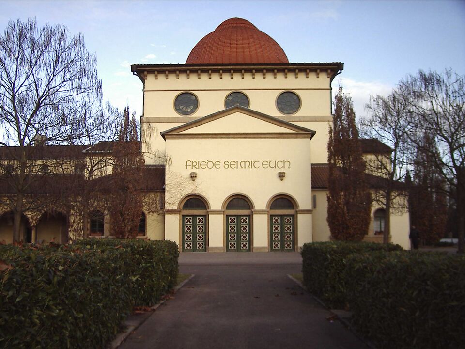 Datei:Aussegnungshalle von Süden.jpg