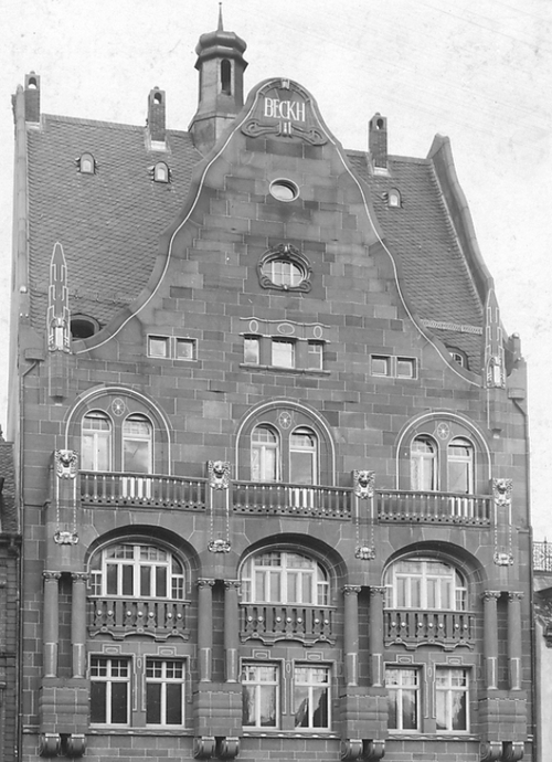 Datei:Deutsche Bauzeitung, Jahrgang 38, 22. Oktober 1904, Nr. 85 - Haus der Brauerei Gebrüder Beckh am Marktplatz 4 in Pforzheim, Entwurf Hermann Billing und E. Maler (3).png
