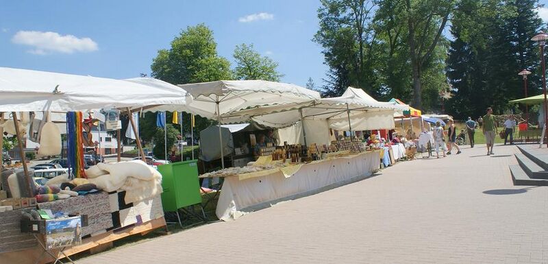 Datei:Bauernmarkt Dobel.JPG