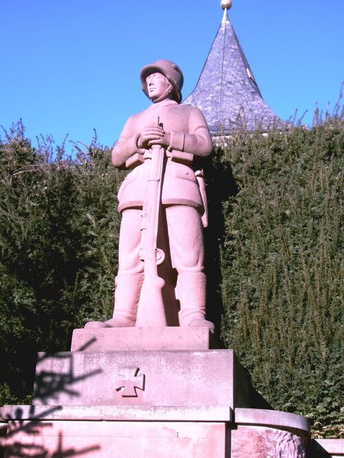 Datei:Gefallenendenkmal Nöttingen Detail.JPG