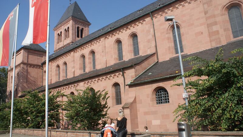 Datei:Kirche in Östringen.JPG