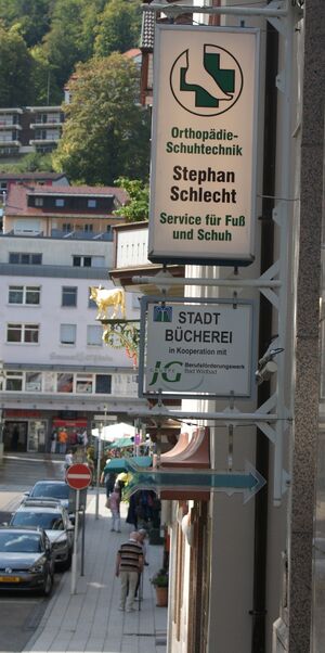 Schilder an Uhlandstraße.JPG