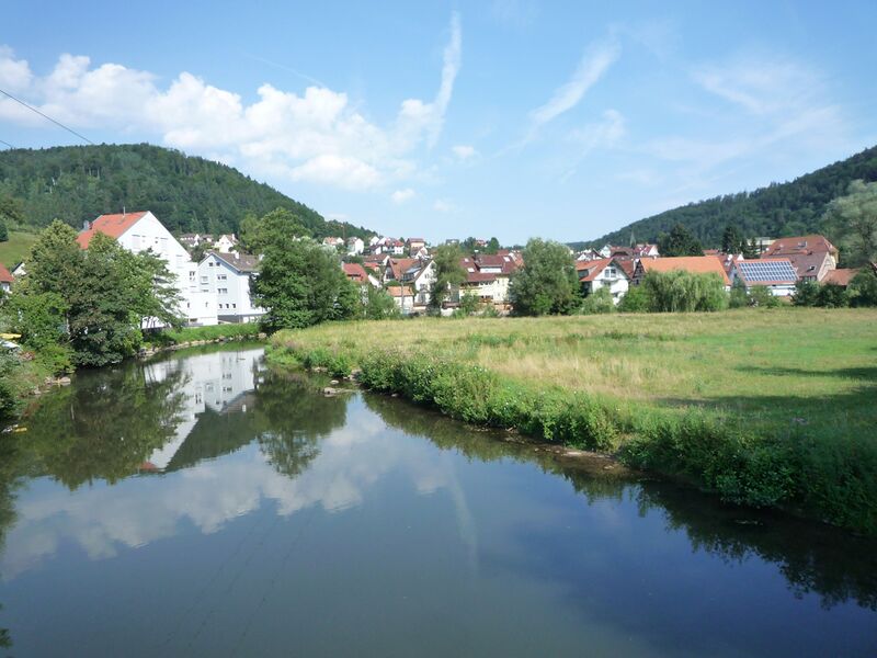 Datei:Unterreichenbach-Blick-ueber-Nagold.jpg