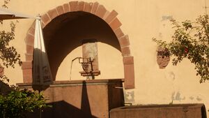 Brunnen im Schloss Neuenbürg.JPG