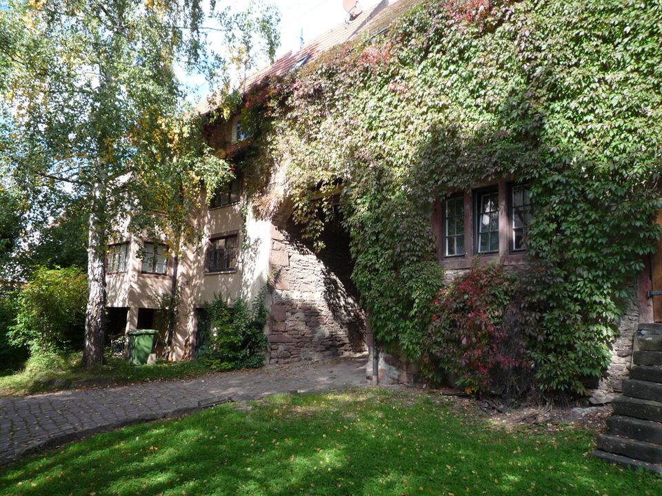 Datei:Muehlhausen-Wuerm-Schloss-Nebengebaeude.jpg