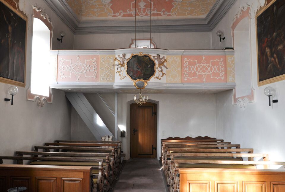 Datei:Steinegg-Schlosskapelle-innen (3).jpg