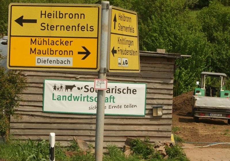 Datei:Wegweiser bei Knittlingen.JPG