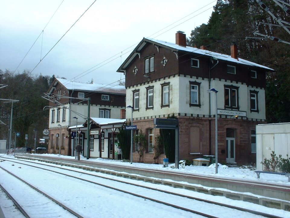 Datei:Bhf Neuenbürg Winter.jpg