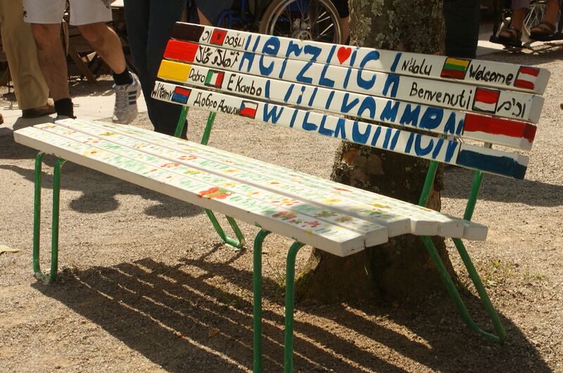 Datei:Willkommensbank im Kurpark.JPG