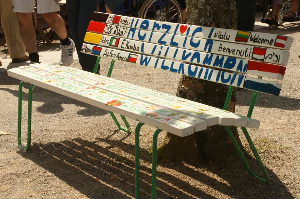Datei:Willkommensbank im Kurpark.JPG