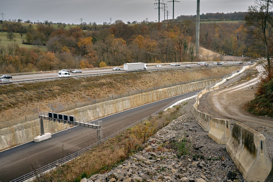 Datei:A8-Enztalquerung Baustelle 20251115.jpg