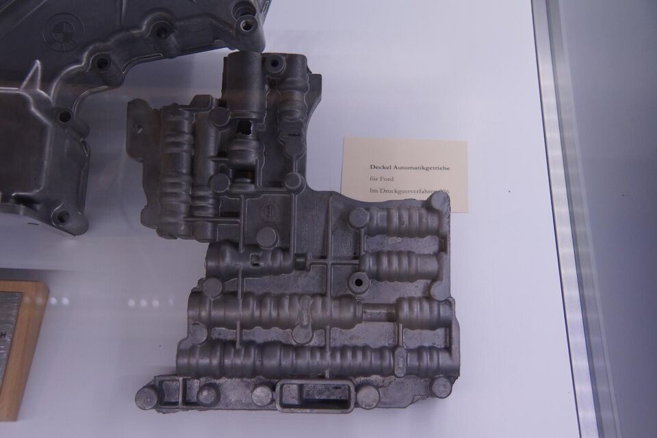 Datei:GHV Schaf-Gussteile-Getriebe.jpg