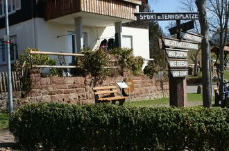 Wegweiser bei Lindenbrunnen.jpg