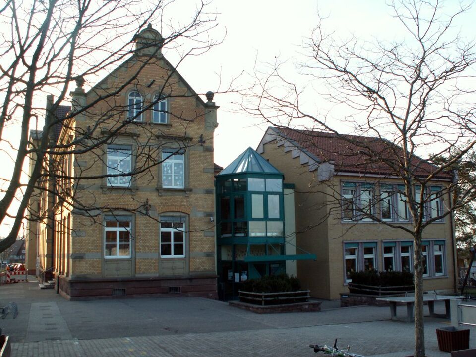 Datei:2008 Grundschule hohenwart 1.jpg