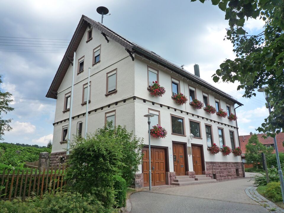 Datei:Oberreichenbach-Rathaus.jpg