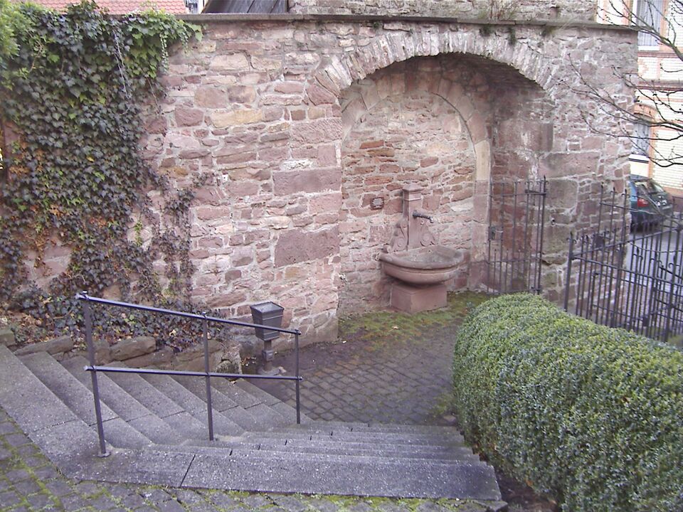 Datei:Alfons-Kern-Brunnen.jpg