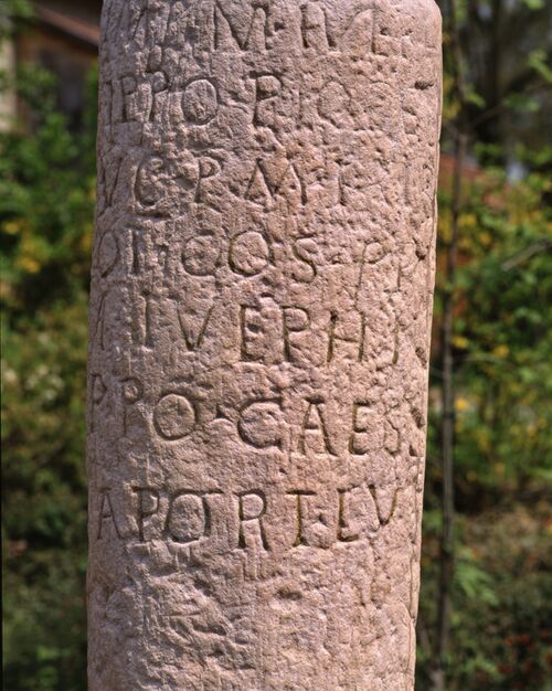 Datei:Friolzheim, Leugenstein.jpg