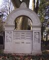 Hauptfriedhof/Jüdischer Friedhof, Familiengrab Kahn, gestaltet von Emil Dittler