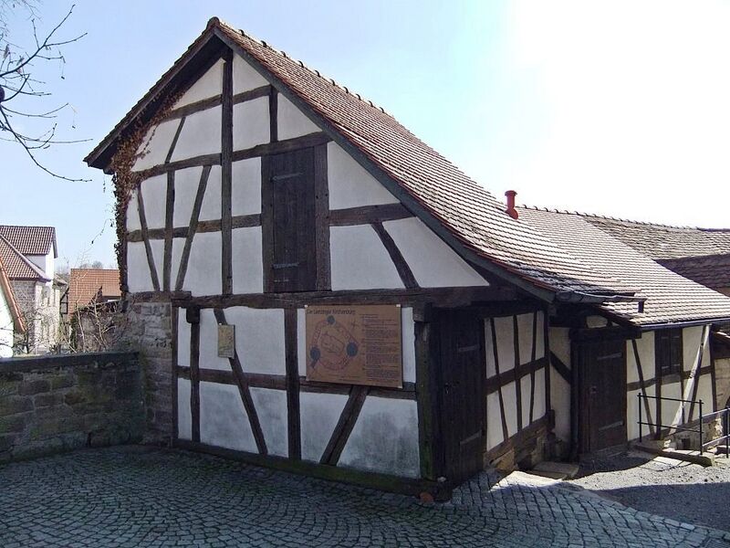 Datei:Kirchenburg Lienzingen 2.JPG