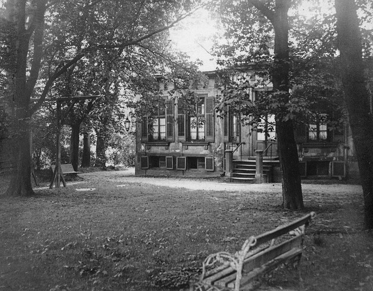 Datei:Pavillon Rückseite.jpg