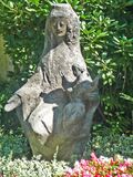 Marienfigur von Gisela Bär, auf ihrem Familiengrab