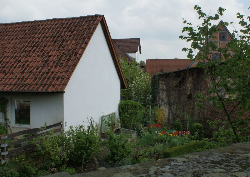 Datei:Blick über Wehrkirchenmauer.jpg